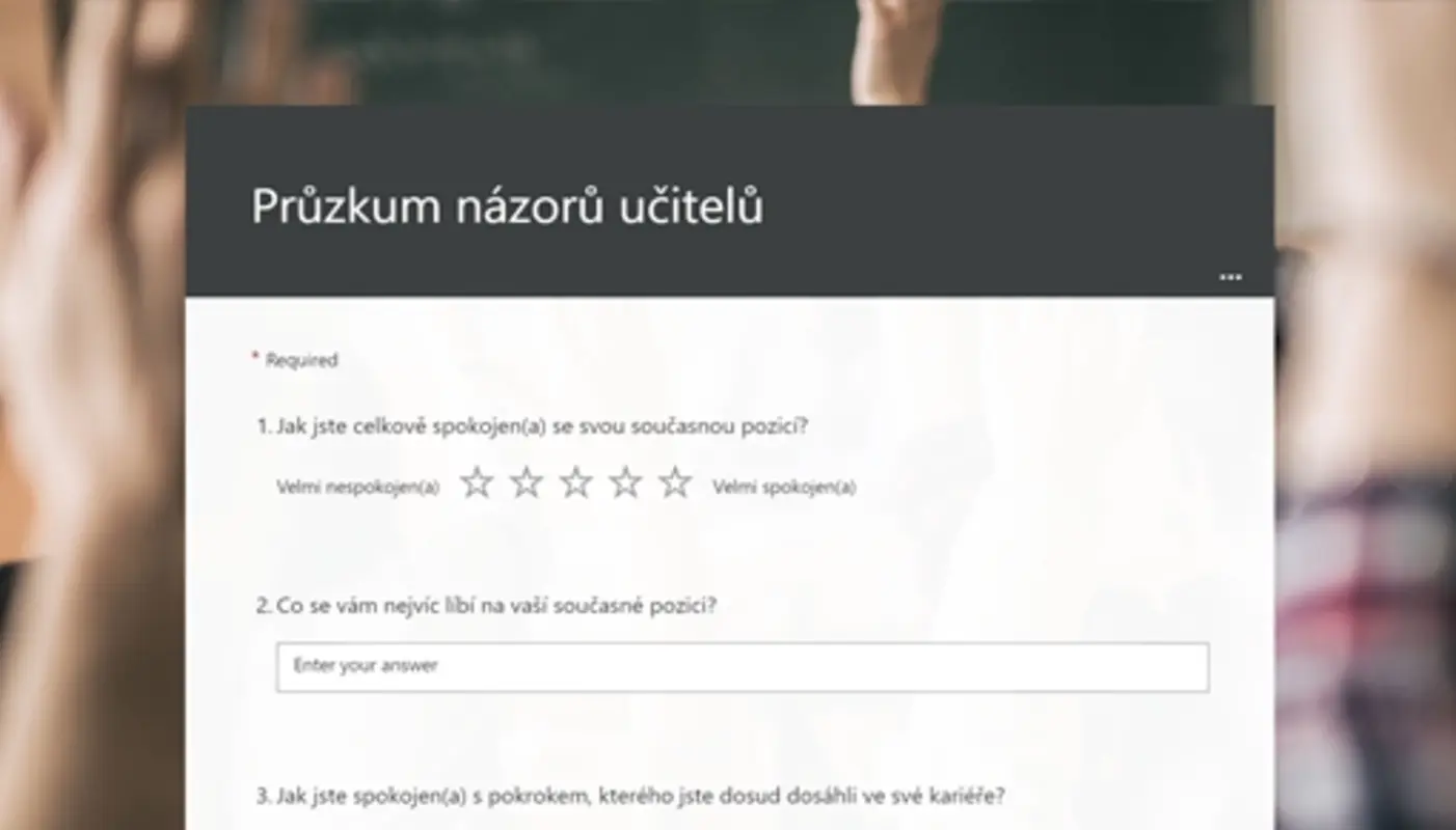 Průzkum názorů učitelů brown modern simple