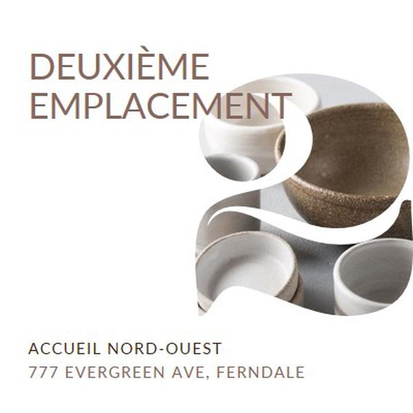 Le deuxième emplacement est ouvert white modern-simple