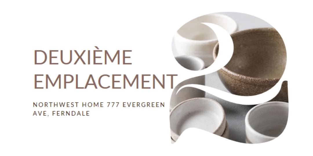 Le deuxième emplacement est ouvert white modern-simple