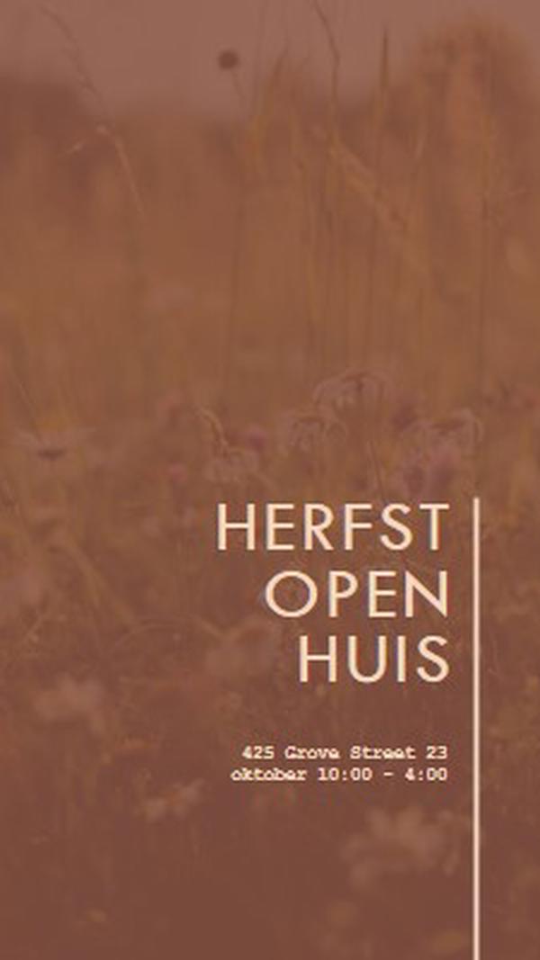 Open huis in de herfst brown modern-simple