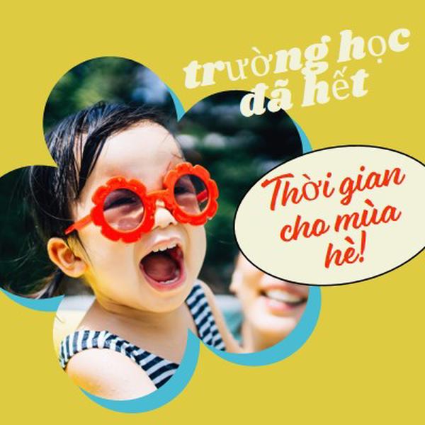 Trường học ở ngoài, hồ bơi ở yellow whimsical-color-block